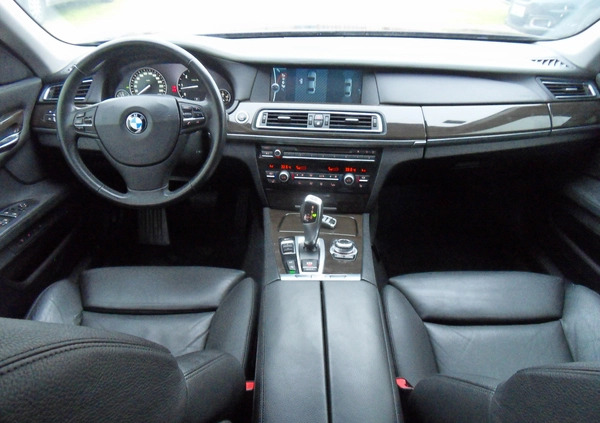 BMW Seria 7 cena 75900 przebieg: 255000, rok produkcji 2012 z Wolbórz małe 352